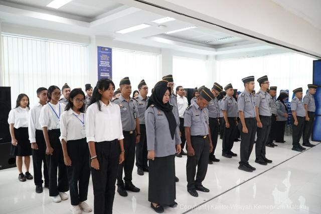 Apel pagi 03