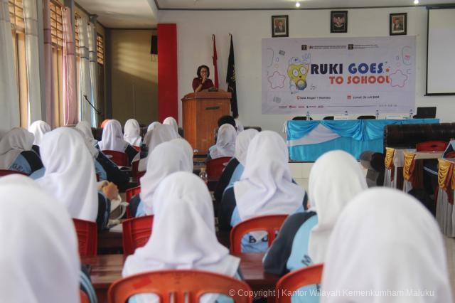 Ruki SMAN 1 Buru 8