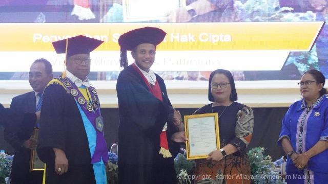 Penyerahan sertifikat 02